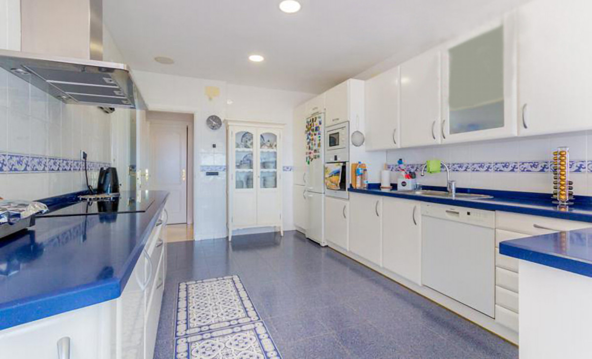 4 Bed Apartment for sale in Montemar Costa Del Sol, Málaga, Spain