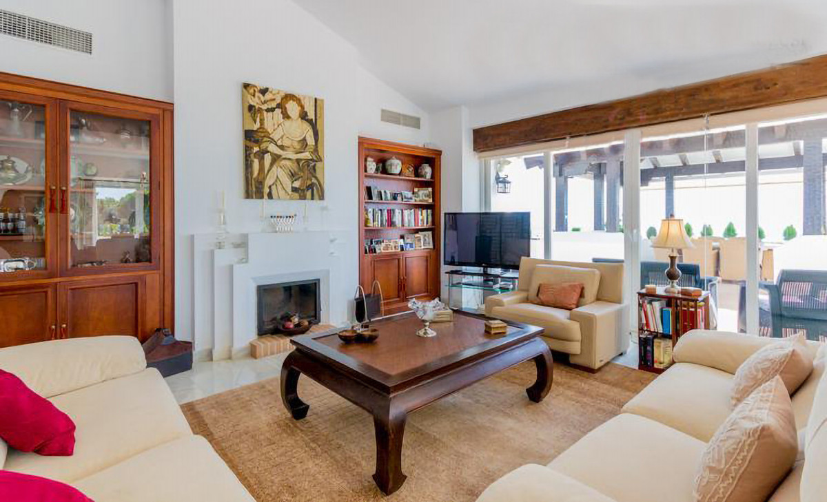 4 Bed Apartment for sale in Montemar Costa Del Sol, Málaga, Spain