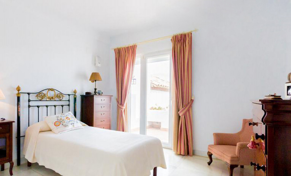 4 Bed Apartment for sale in Montemar Costa Del Sol, Málaga, Spain