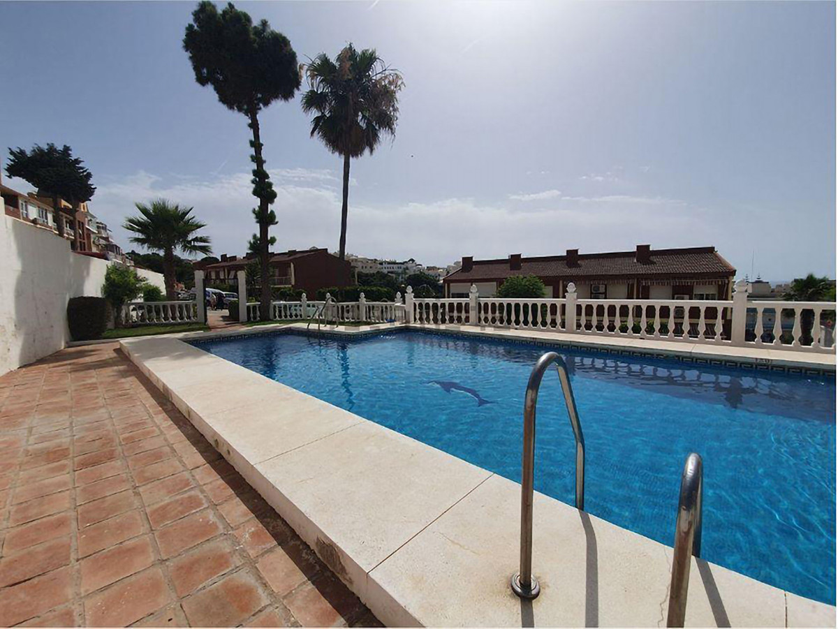 4 Bed Apartment for sale in Montemar Costa Del Sol, Málaga, Spain