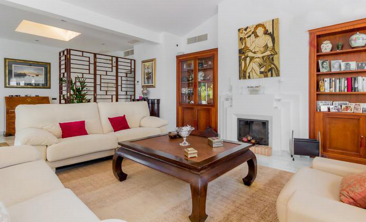 4 Bed Apartment for sale in Montemar Costa Del Sol, Málaga, Spain