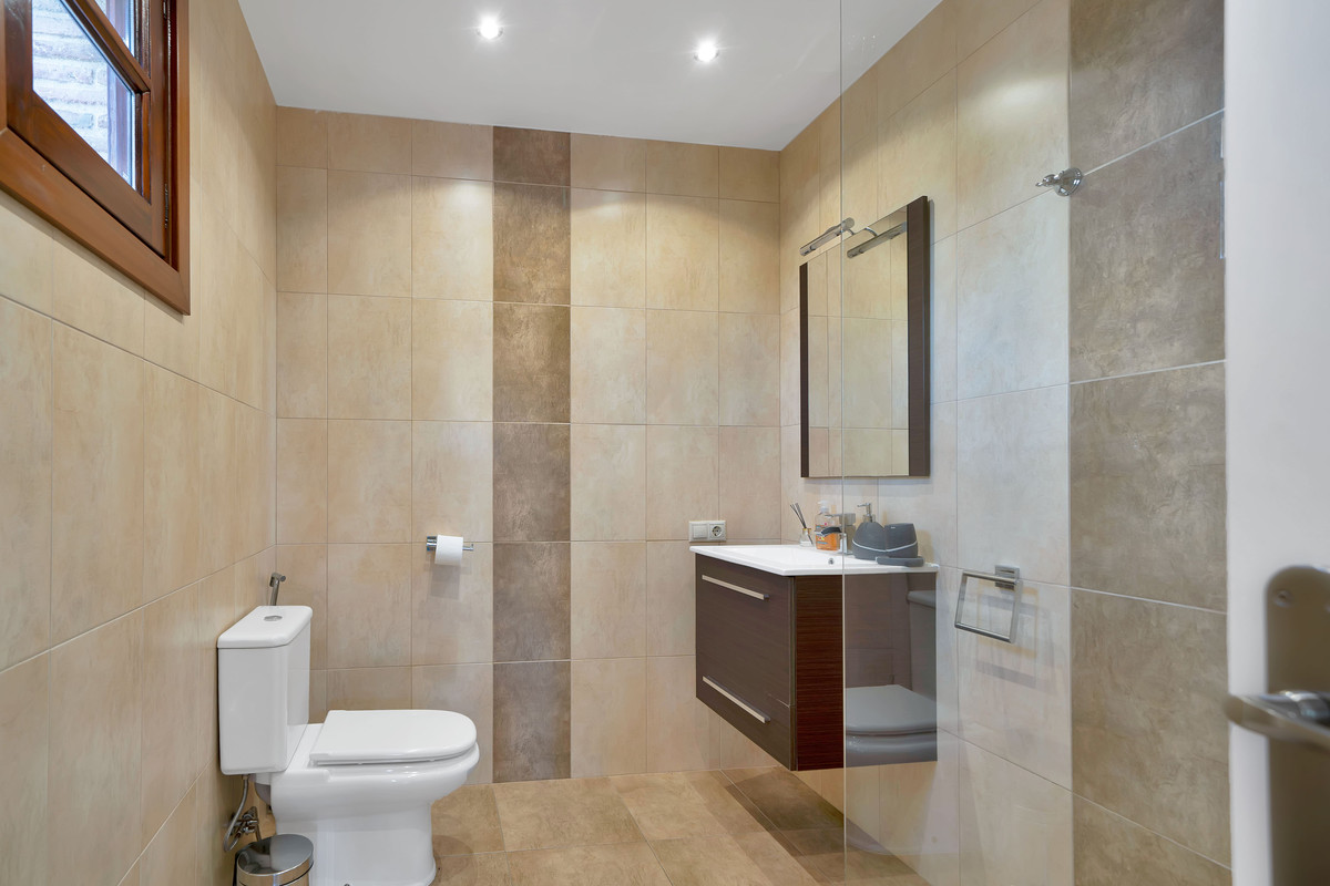Se vende Villa - Chalet de 4 dormitorios en Costa Del Sol, Málaga, España
