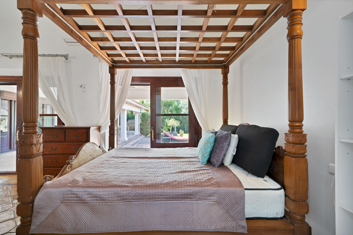 Se vende Villa - Chalet de 4 dormitorios en Costa Del Sol, Málaga, España