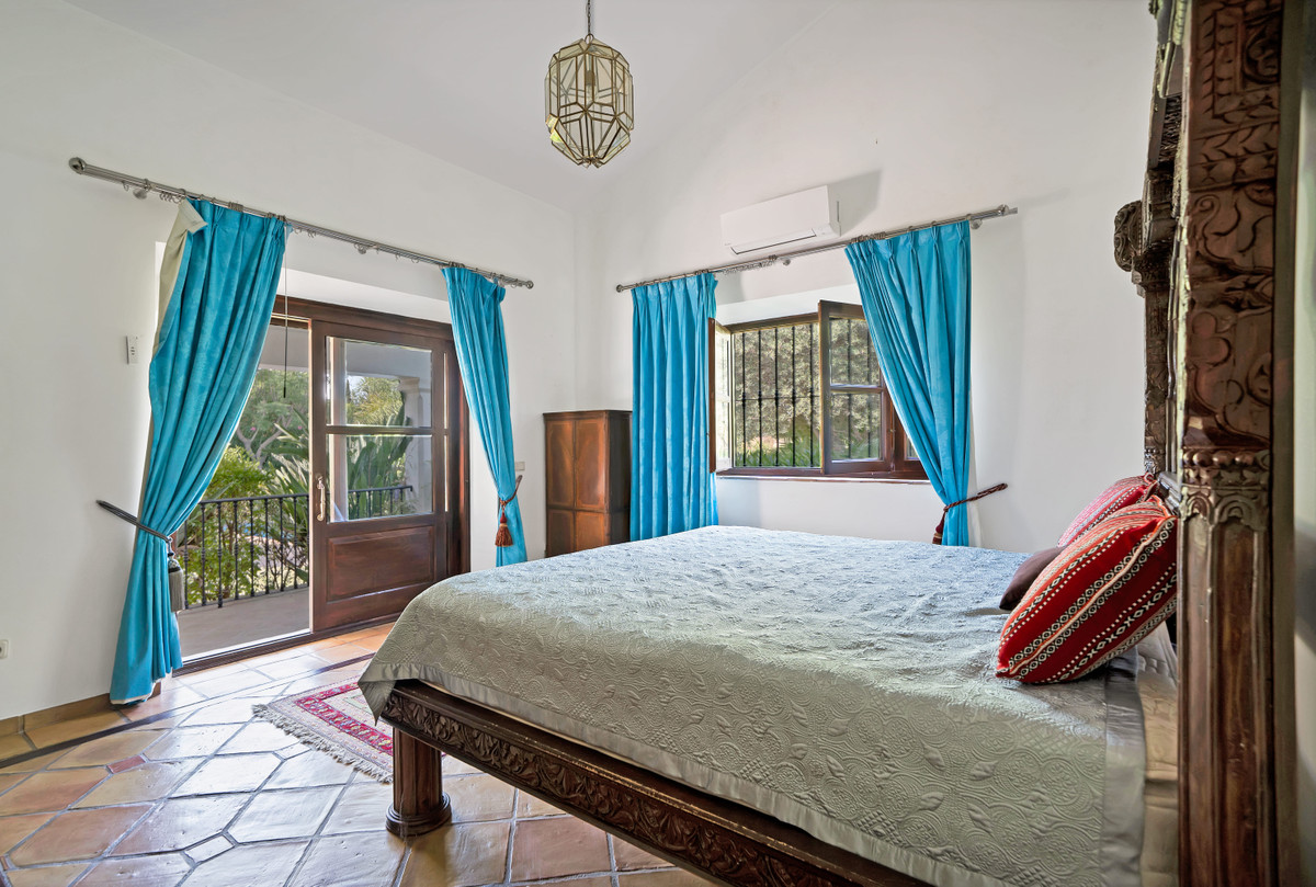 Se vende Villa - Chalet de 4 dormitorios en Costa Del Sol, Málaga, España