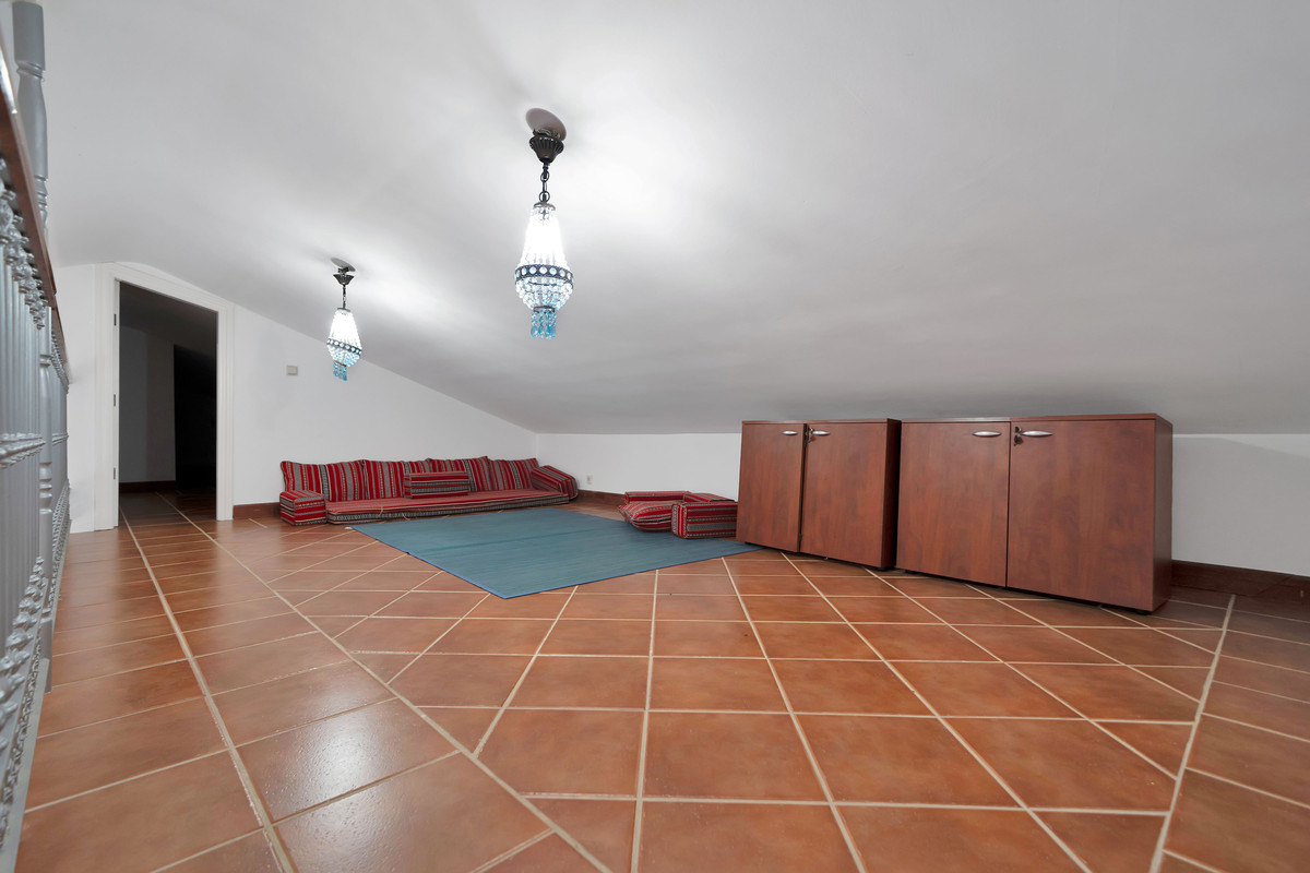 Se vende Villa - Chalet de 4 dormitorios en Costa Del Sol, Málaga, España