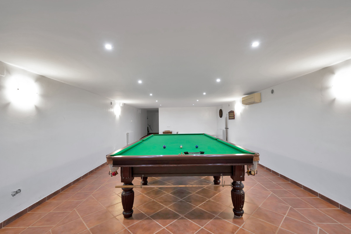 Se vende Villa - Chalet de 4 dormitorios en Costa Del Sol, Málaga, España