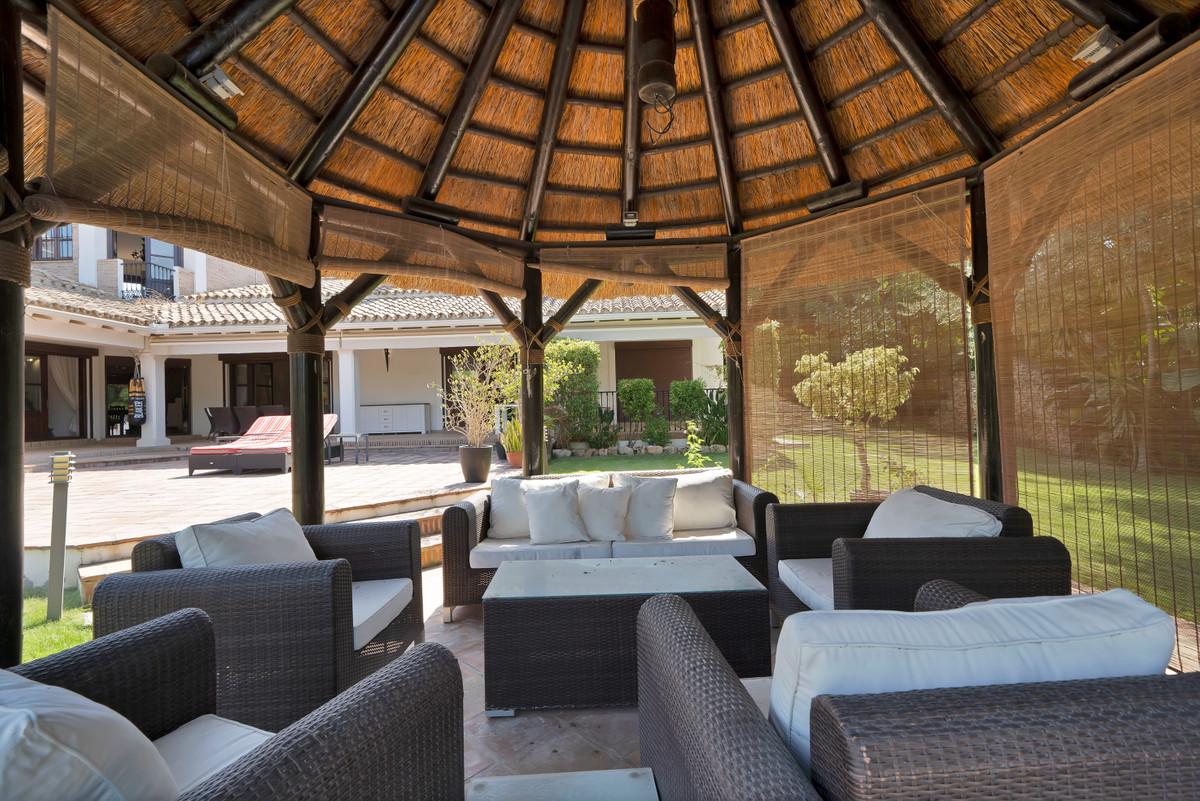 Se vende Villa - Chalet de 4 dormitorios en Costa Del Sol, Málaga, España