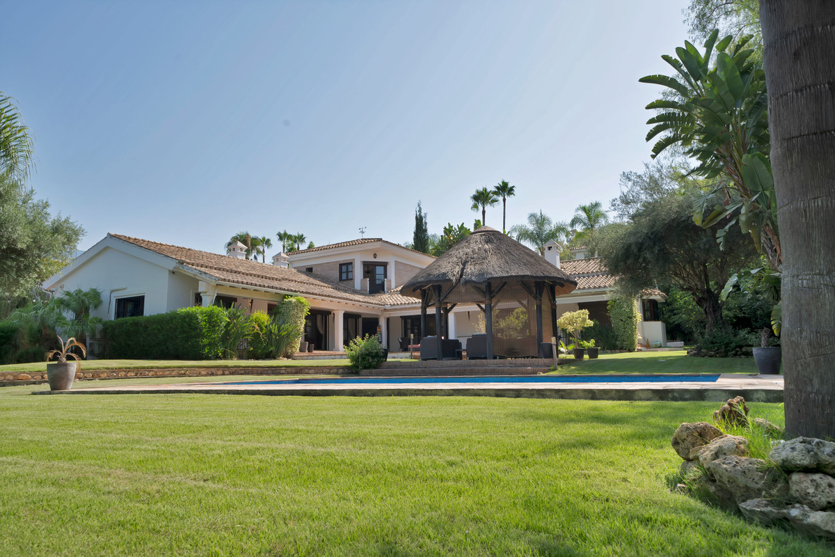 Se vende Villa - Chalet de 4 dormitorios en Costa Del Sol, Málaga, España