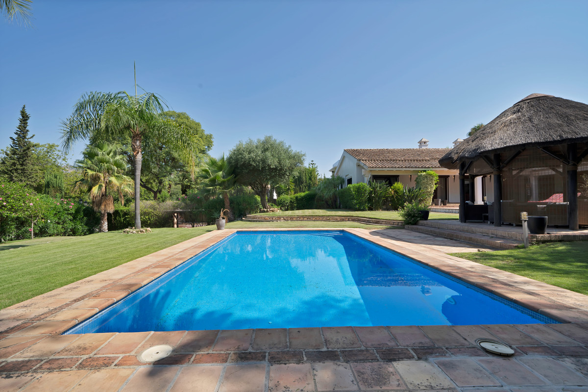 Se vende Villa - Chalet de 4 dormitorios en Costa Del Sol, Málaga, España