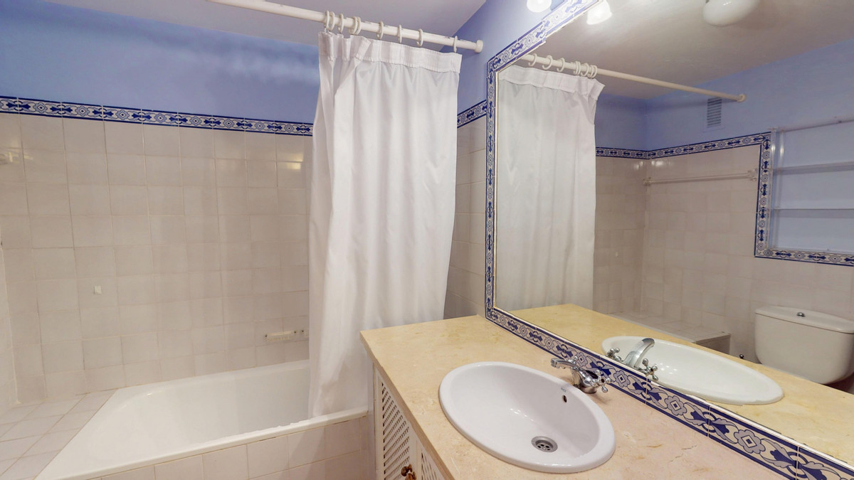 4 Bed Apartment for sale in Guadalmina Alta Costa Del Sol, Málaga, Spain