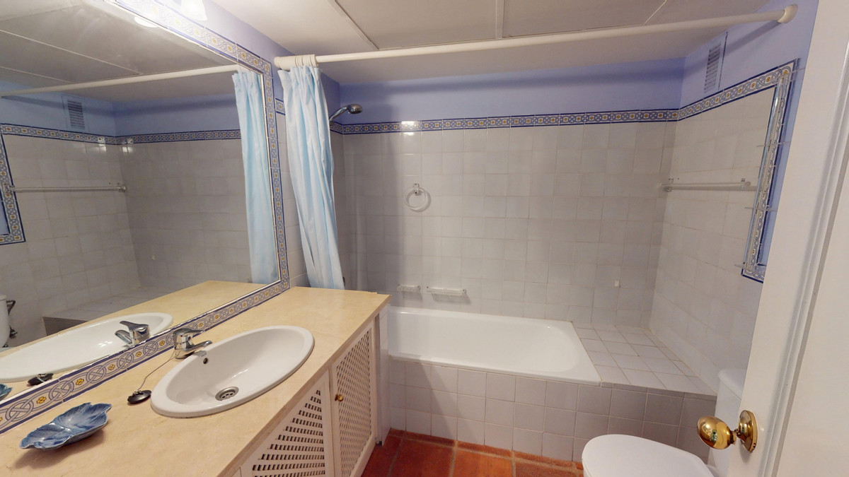 4 Bed Apartment for sale in Guadalmina Alta Costa Del Sol, Málaga, Spain