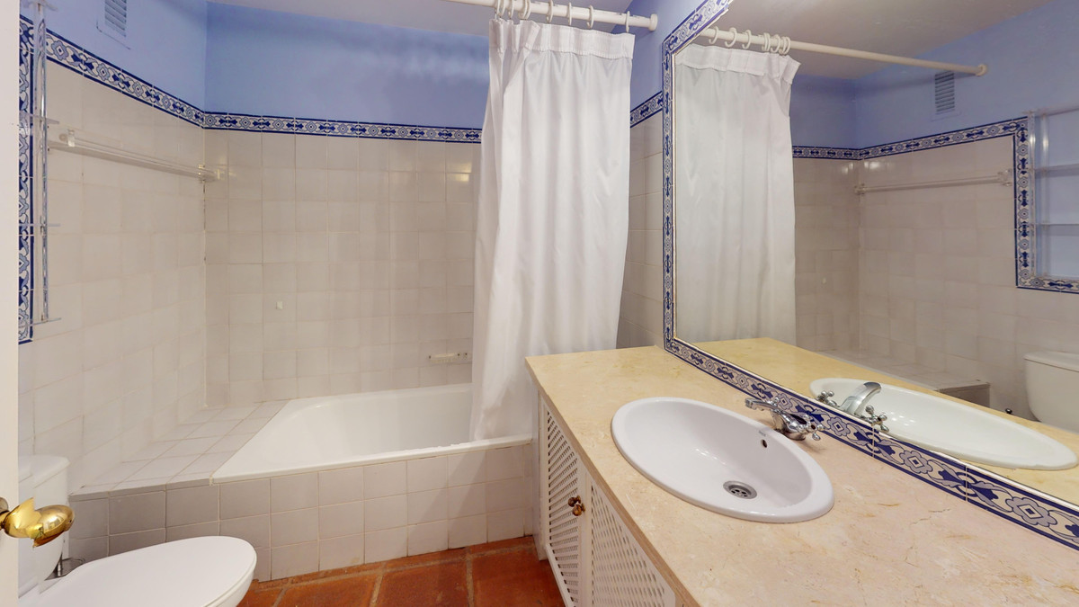 4 Bed Apartment for sale in Guadalmina Alta Costa Del Sol, Málaga, Spain