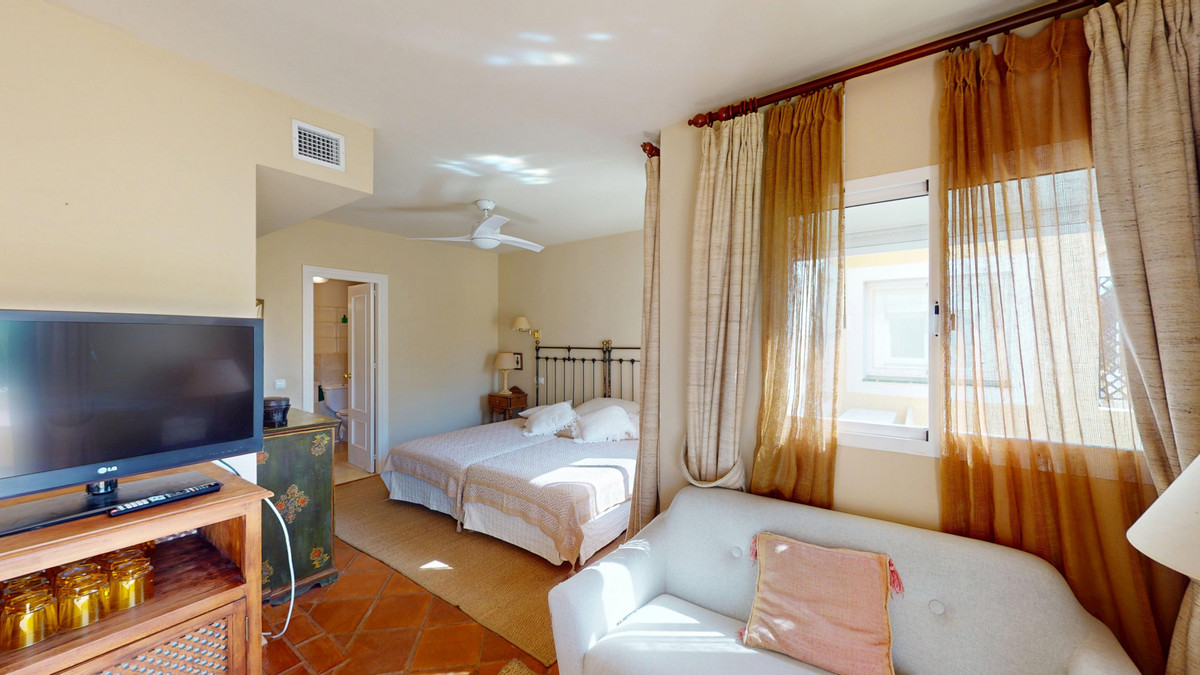 4 Bed Apartment for sale in Guadalmina Alta Costa Del Sol, Málaga, Spain