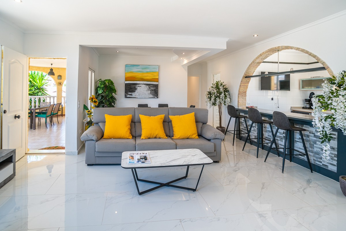 Se vende Villa - Chalet de 3 dormitorios en Costa Blanca, Alicante, España