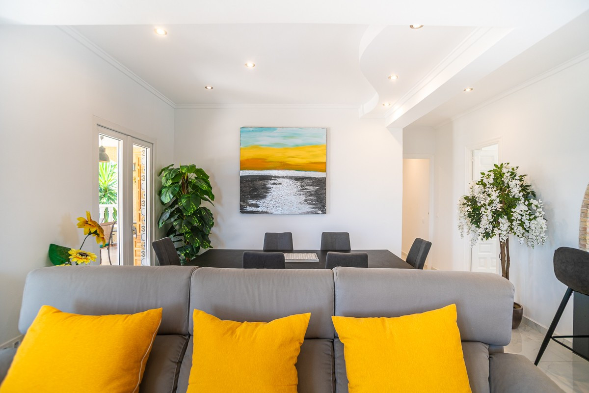 Se vende Villa - Chalet de 3 dormitorios en Costa Blanca, Alicante, España