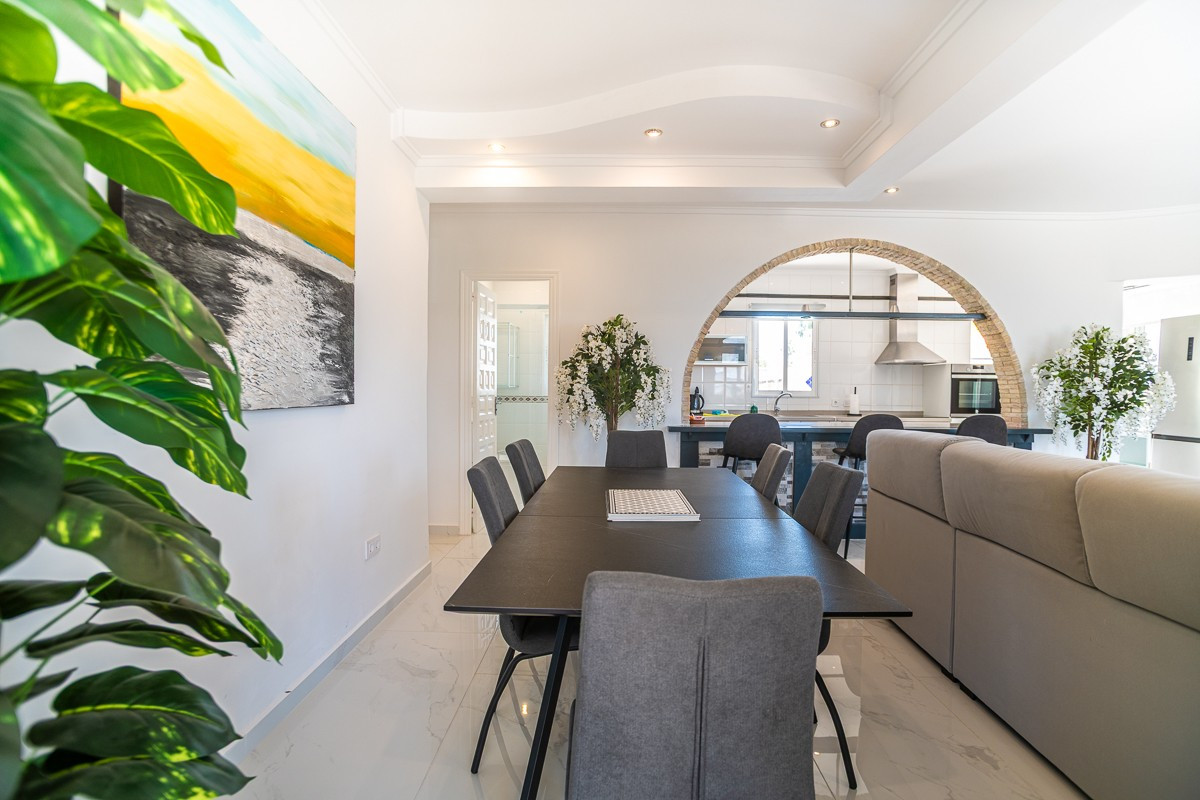 Se vende Villa - Chalet de 3 dormitorios en Costa Blanca, Alicante, España