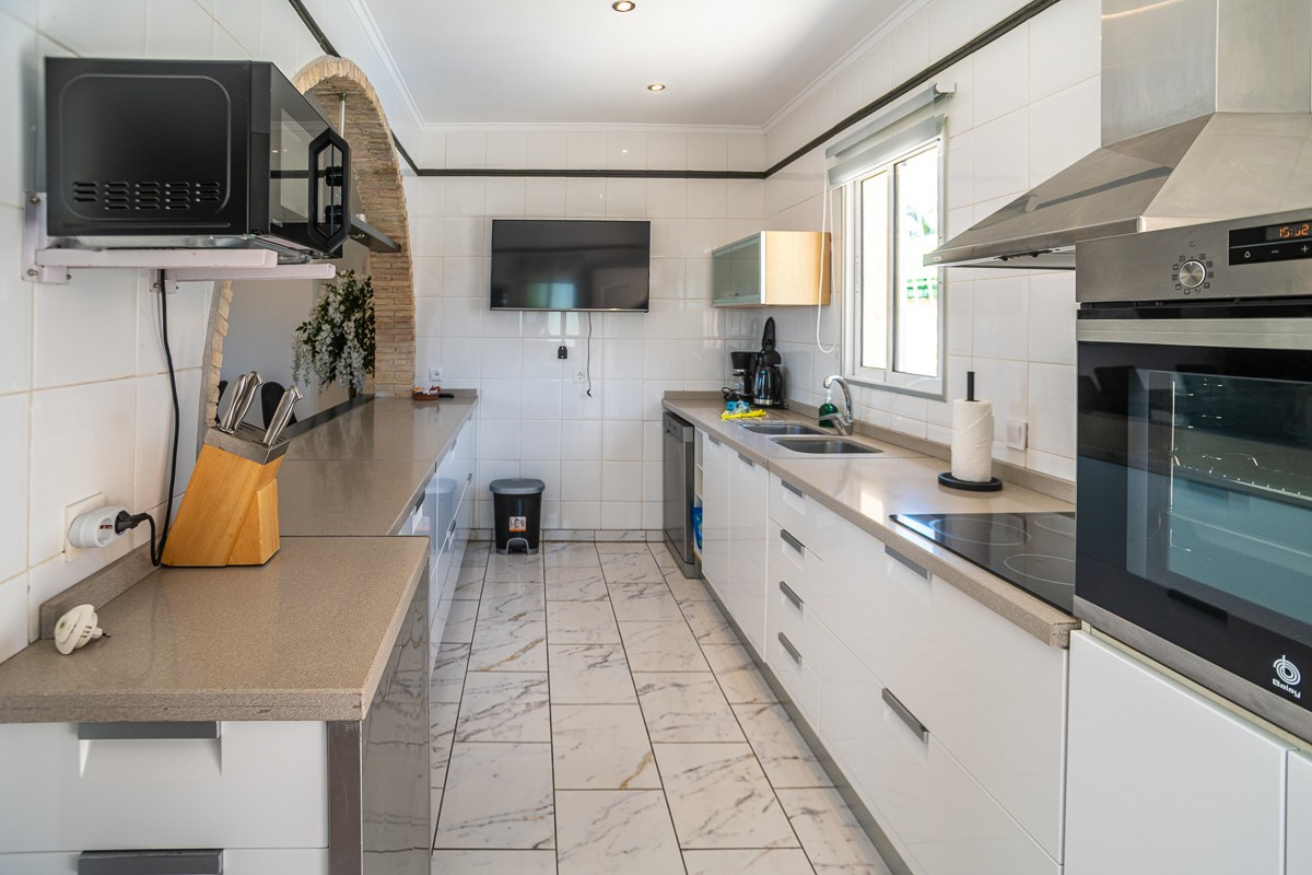 Se vende Villa - Chalet de 3 dormitorios en Costa Blanca, Alicante, España