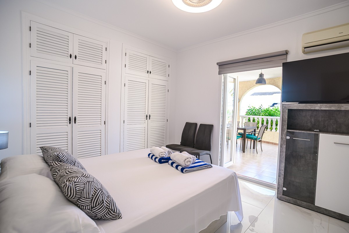 Se vende Villa - Chalet de 3 dormitorios en Costa Blanca, Alicante, España