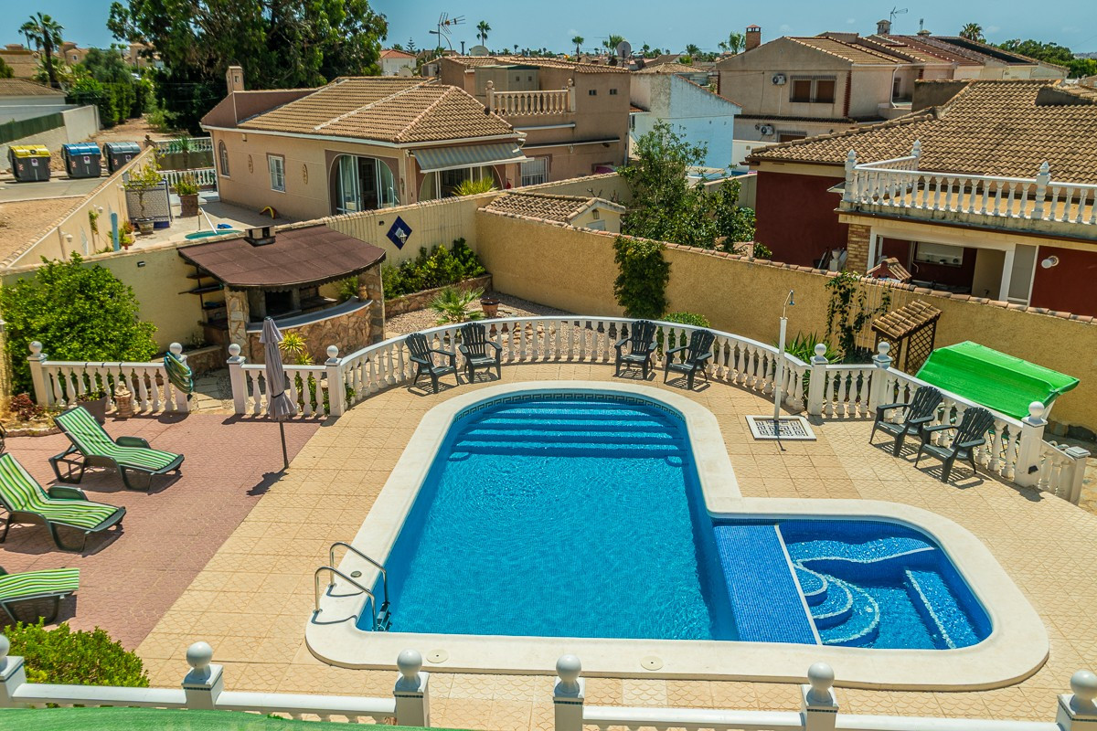 Se vende Villa - Chalet de 3 dormitorios en Costa Blanca, Alicante, España