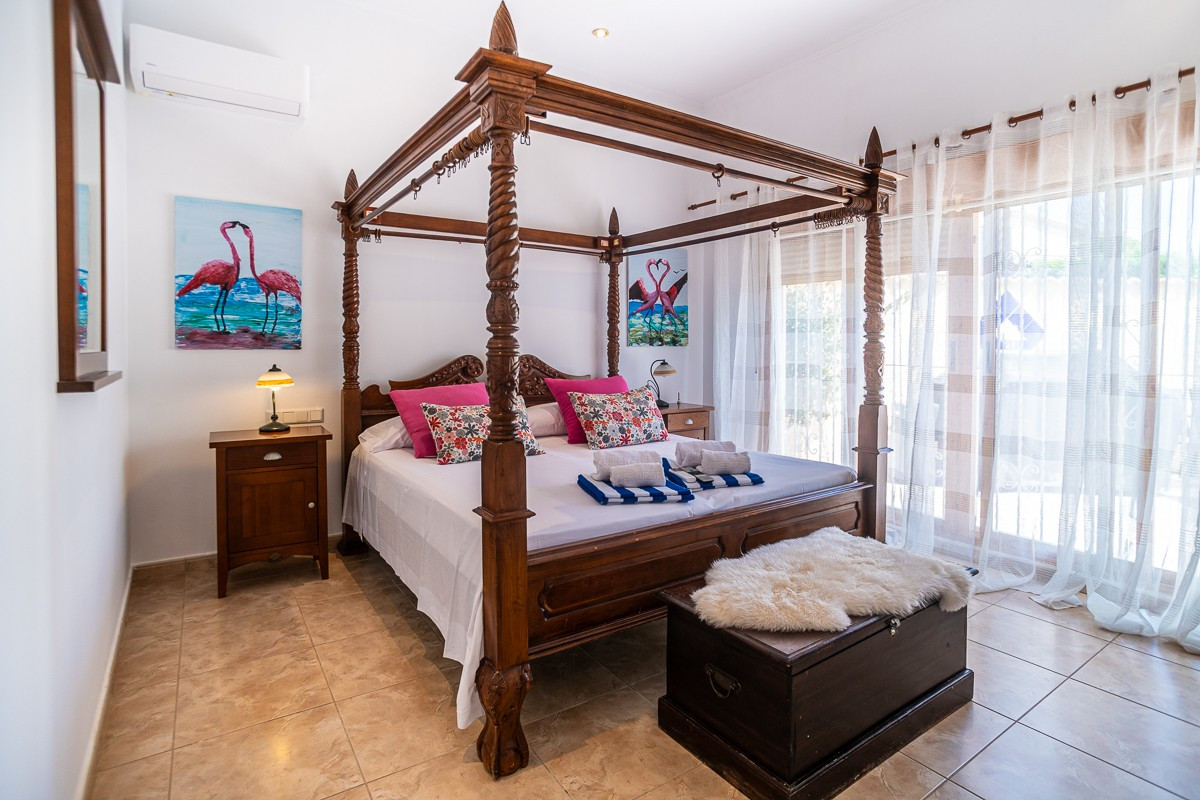 Se vende Villa - Chalet de 3 dormitorios en Costa Blanca, Alicante, España