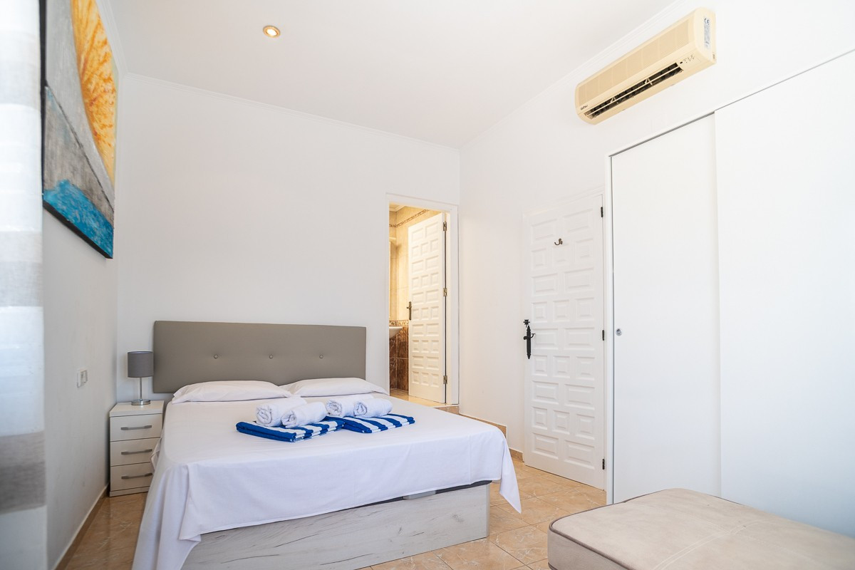 Se vende Villa - Chalet de 3 dormitorios en Costa Blanca, Alicante, España