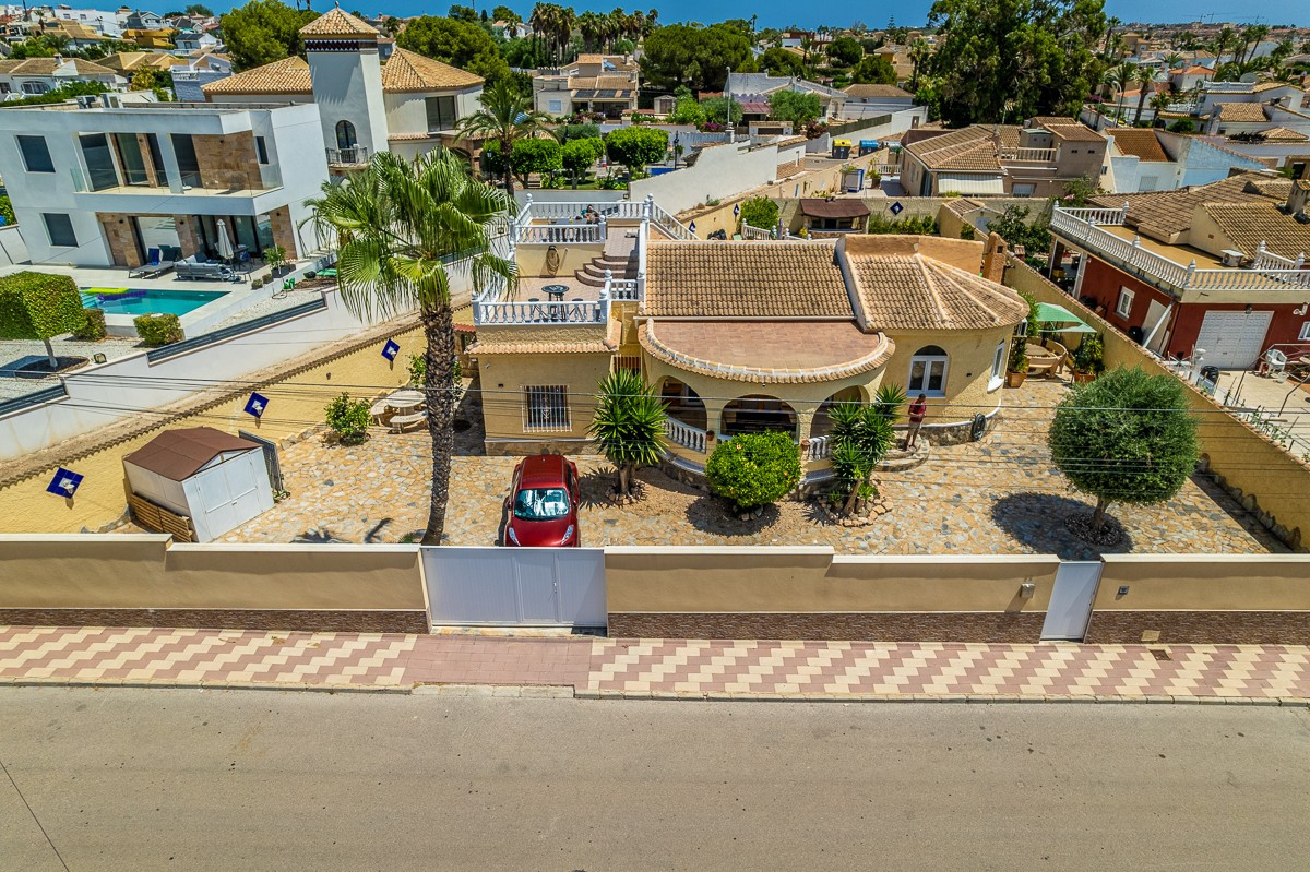 Se vende Villa - Chalet de 3 dormitorios en Costa Blanca, Alicante, España