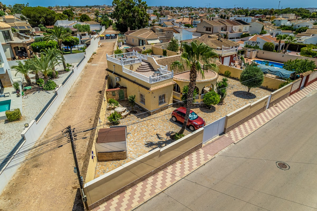 Se vende Villa - Chalet de 3 dormitorios en Costa Blanca, Alicante, España