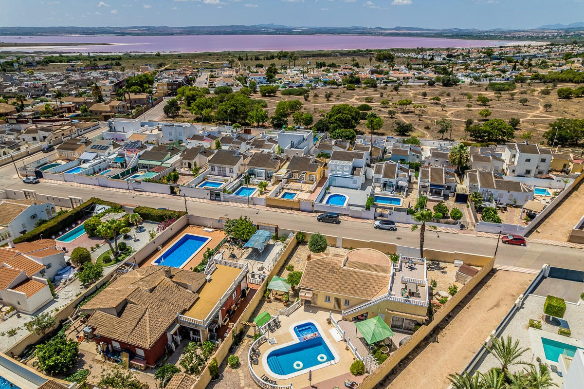 Se vende Villa - Chalet de 3 dormitorios en Costa Blanca, Alicante, España