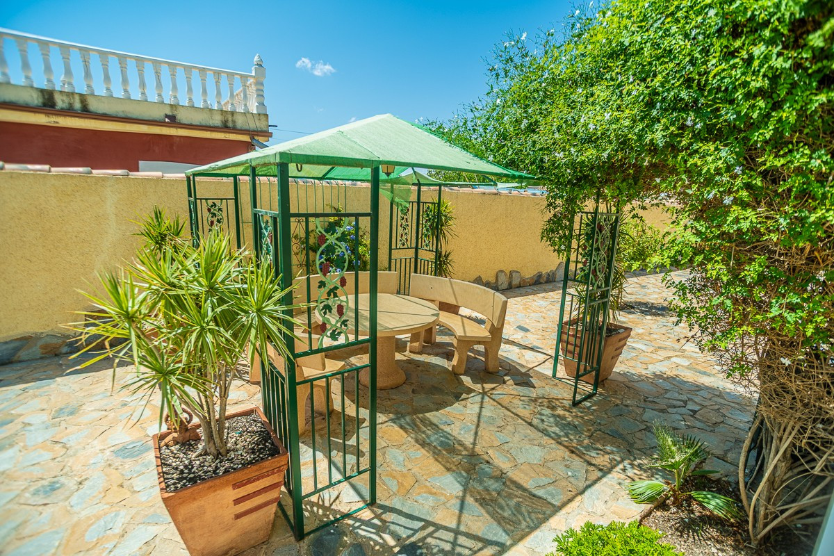 Se vende Villa - Chalet de 3 dormitorios en Costa Blanca, Alicante, España