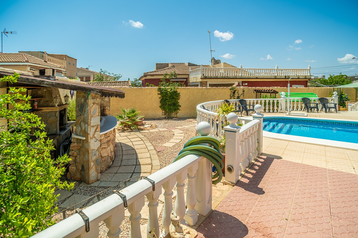 Se vende Villa - Chalet de 3 dormitorios en Costa Blanca, Alicante, España