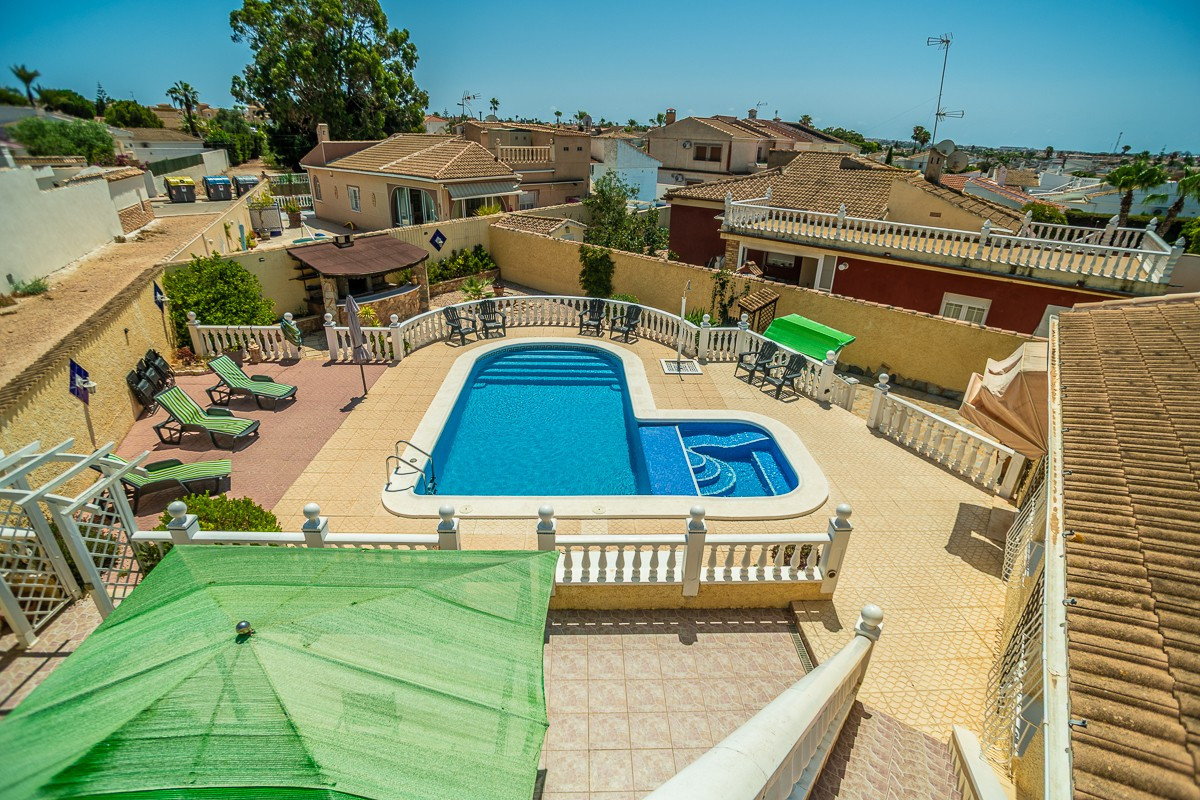 Se vende Villa - Chalet de 3 dormitorios en Costa Blanca, Alicante, España