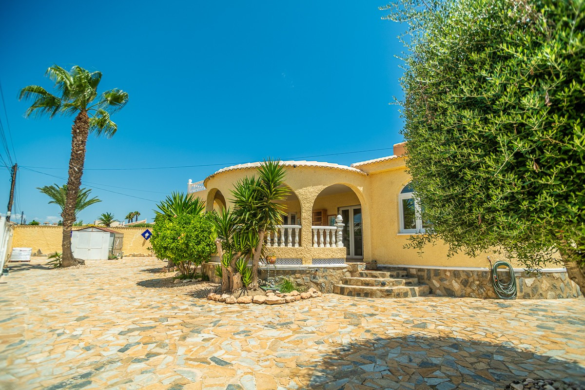Se vende Villa - Chalet de 3 dormitorios en Costa Blanca, Alicante, España