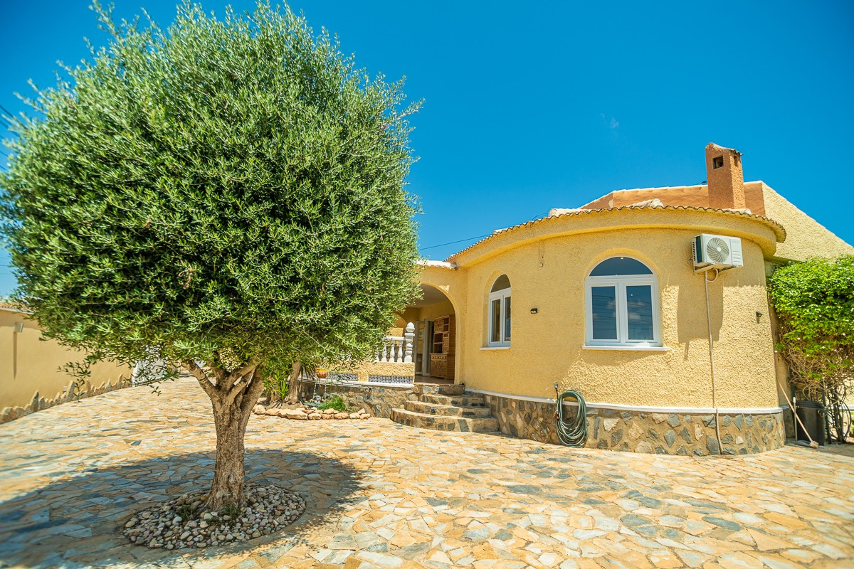 Se vende Villa - Chalet de 3 dormitorios en Costa Blanca, Alicante, España