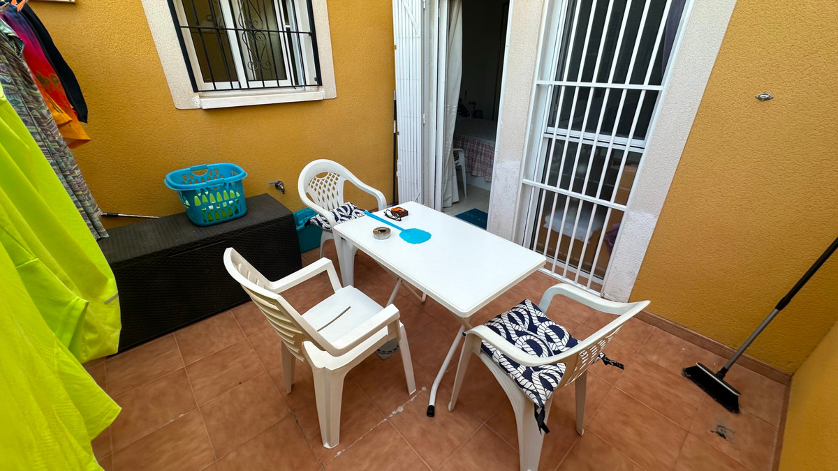 Se vende Bungalow de 2 dormitorios en Costa Blanca, Alicante, España