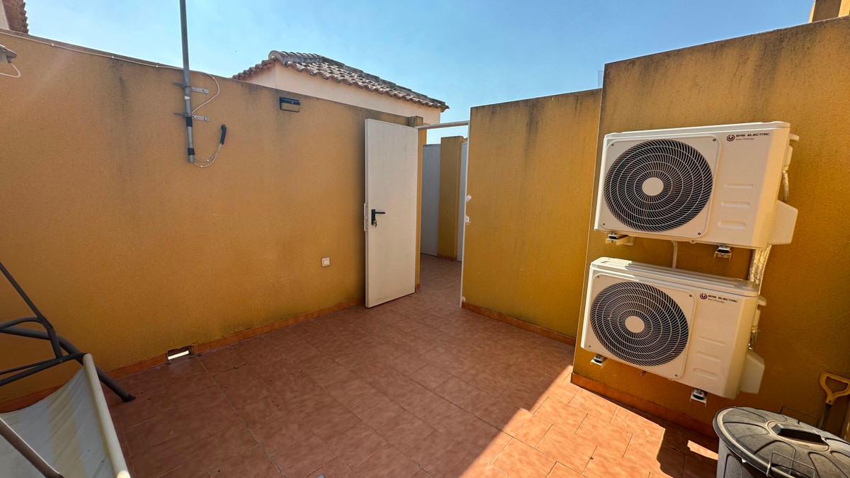 Se vende Bungalow de 2 dormitorios en Costa Blanca, Alicante, España