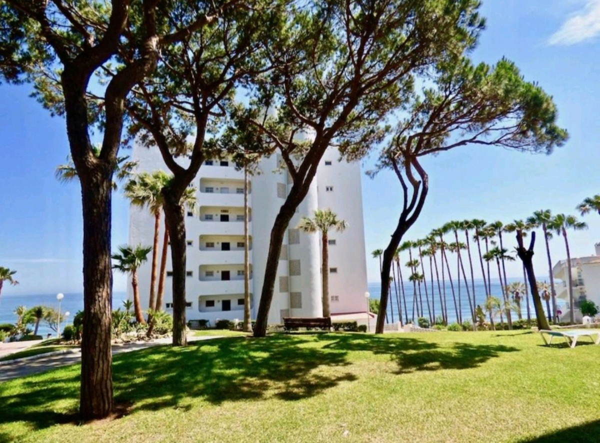 Se vende Apartamento Planta Media de 2 dormitorios en Costa Del Sol, Málaga, España