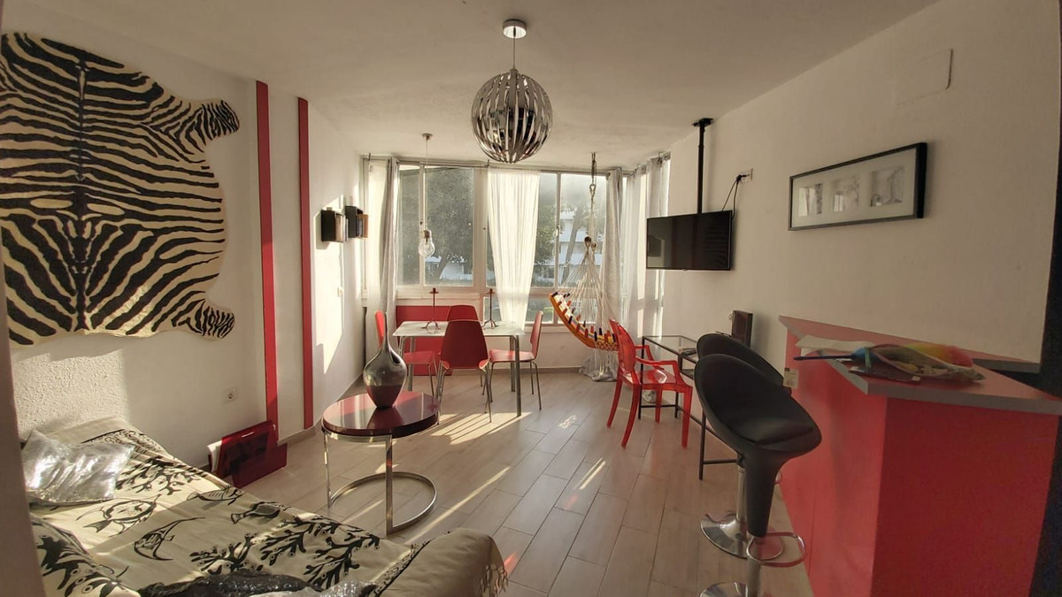 Se vende Apartamento Planta Media de 2 dormitorios en Costa Del Sol, Málaga, España