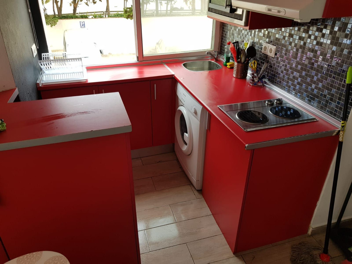 Se vende Apartamento Planta Media de 2 dormitorios en Costa Del Sol, Málaga, España
