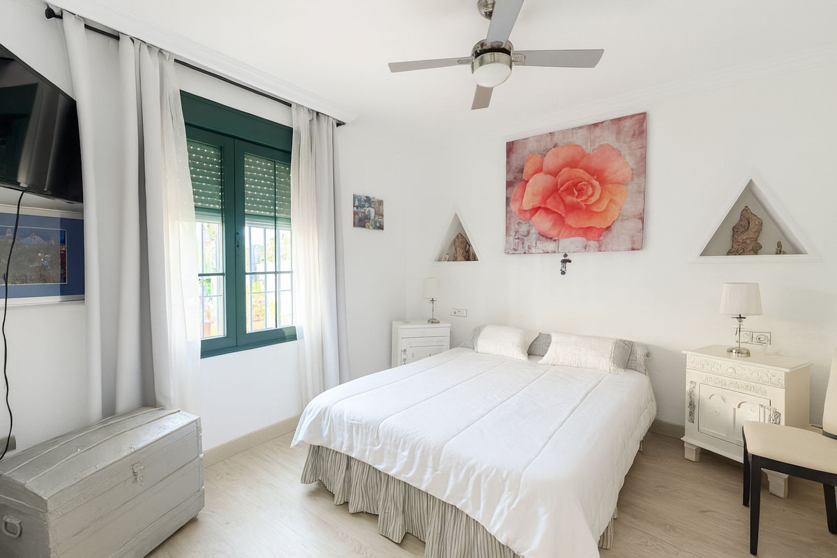 Se vende Apartamento Planta Baja de 3 dormitorios en Costa Del Sol, Málaga, España