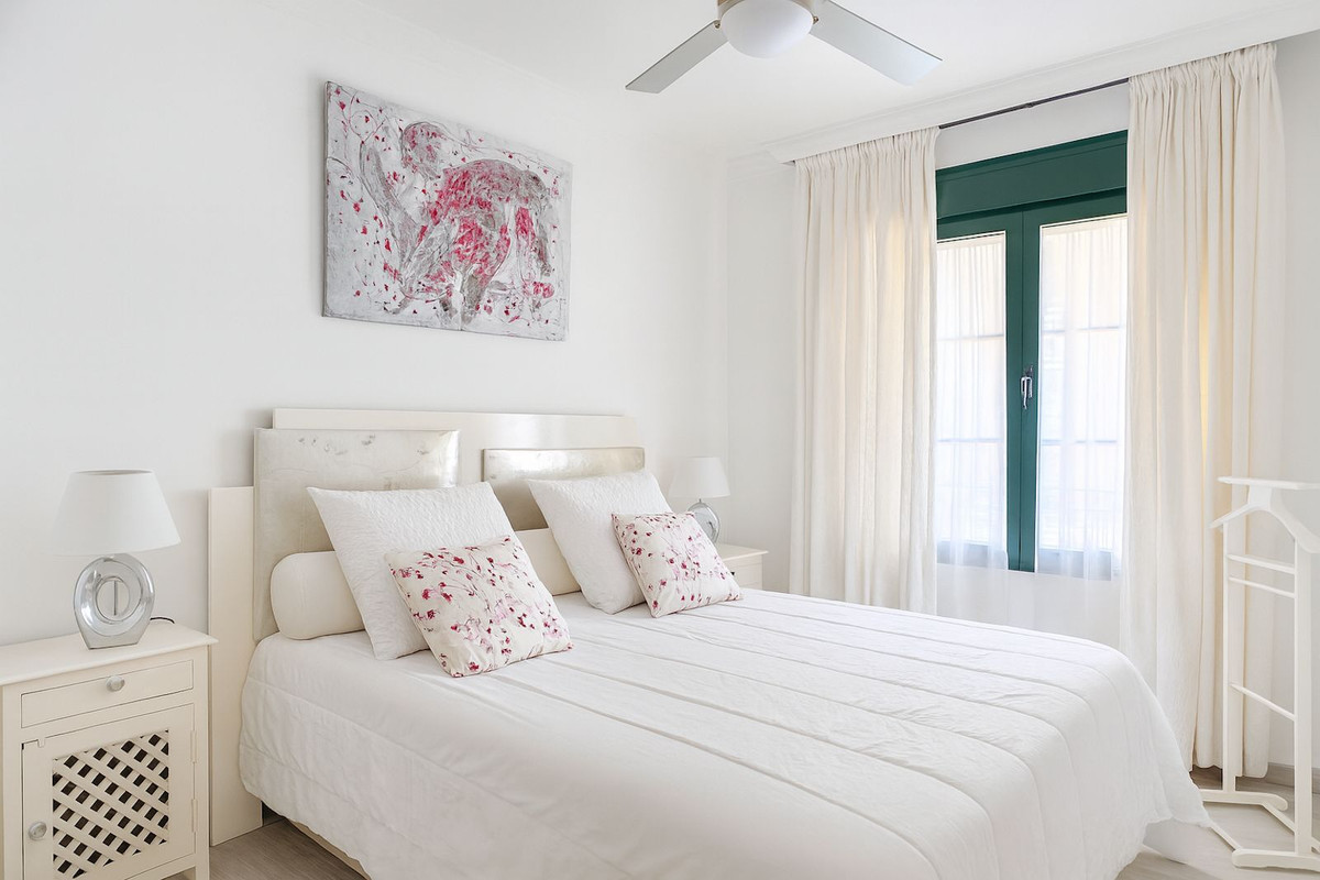 Se vende Apartamento Planta Baja de 3 dormitorios en Costa Del Sol, Málaga, España