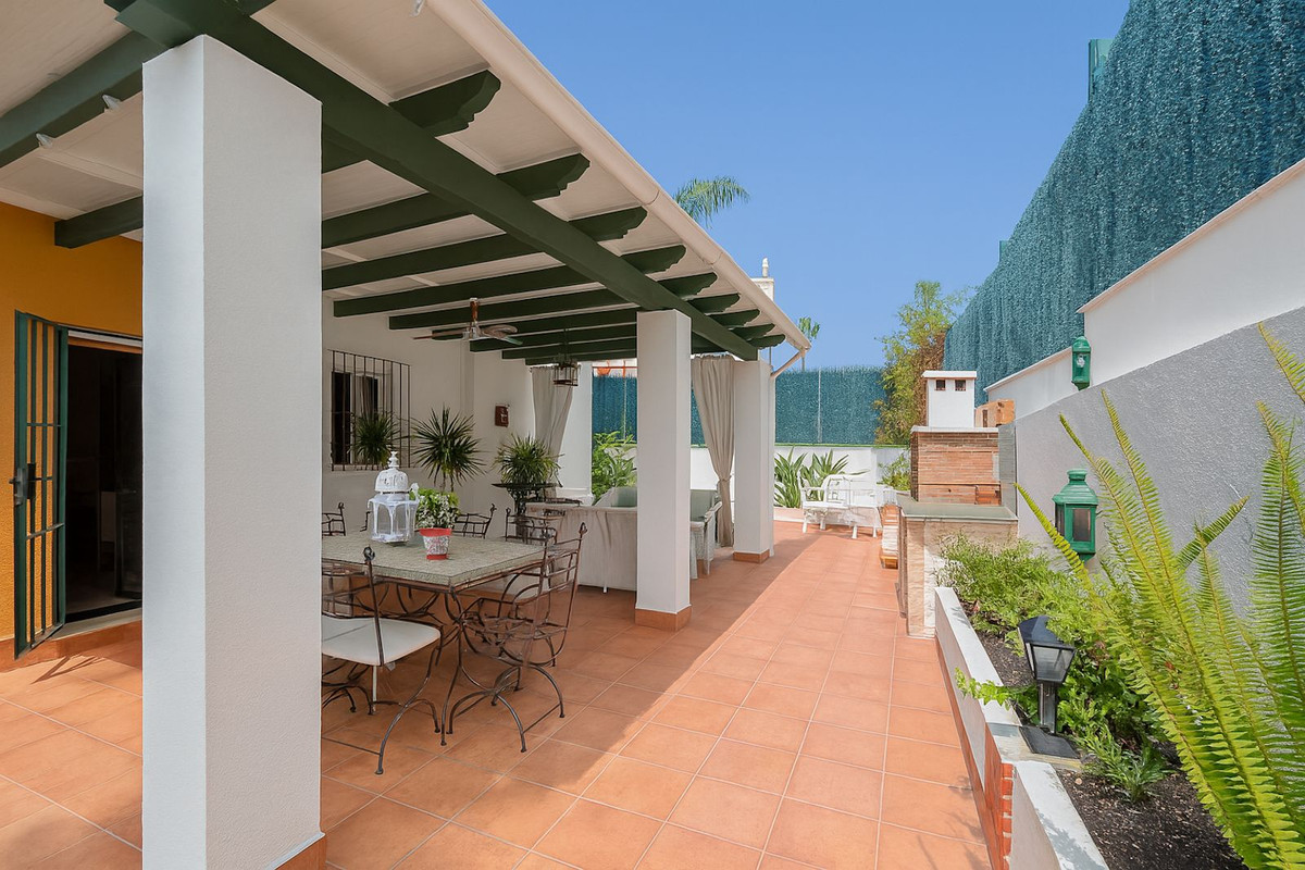 Se vende Apartamento Planta Baja de 3 dormitorios en Costa Del Sol, Málaga, España