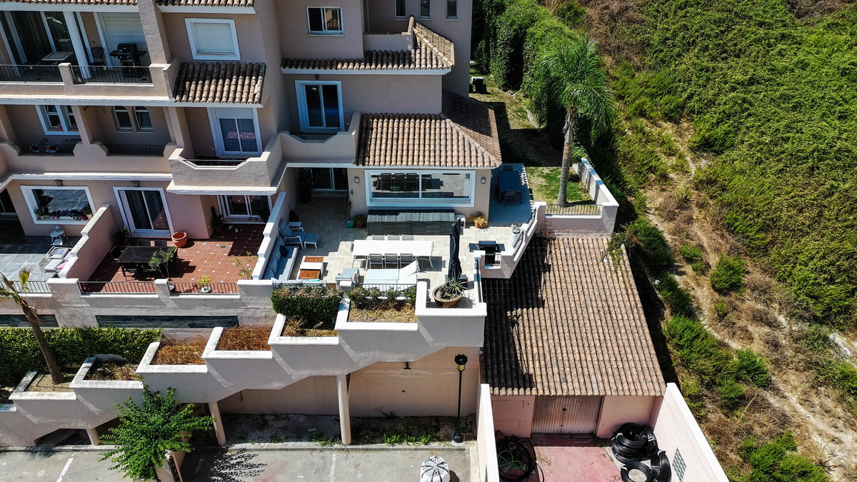 4 Bed Townhouse for sale in La Duquesa Costa Del Sol, Málaga, Spain