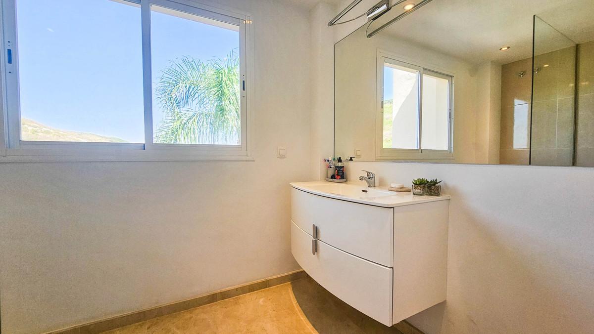 4 Bed Townhouse for sale in La Duquesa Costa Del Sol, Málaga, Spain