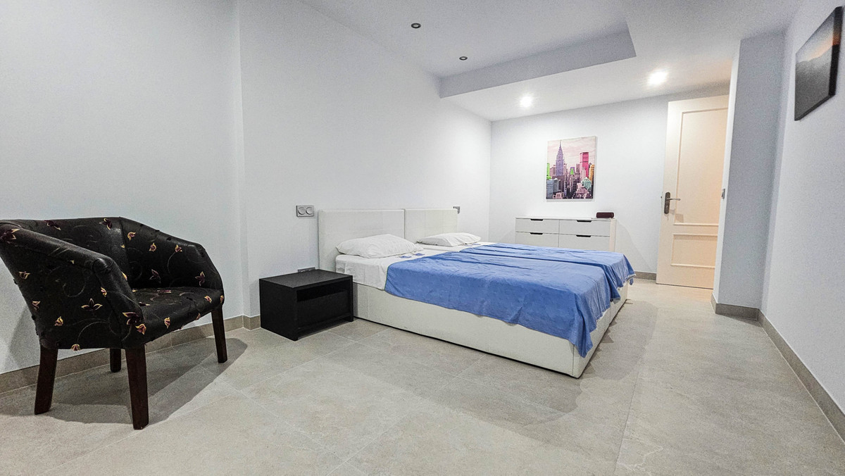 4 Bed Townhouse for sale in La Duquesa Costa Del Sol, Málaga, Spain
