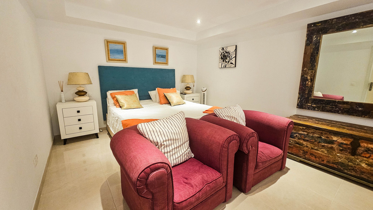 4 Bed Townhouse for sale in La Duquesa Costa Del Sol, Málaga, Spain