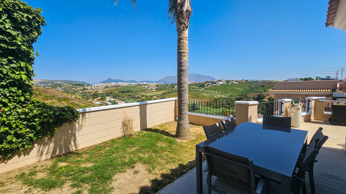 4 Bed Townhouse for sale in La Duquesa Costa Del Sol, Málaga, Spain