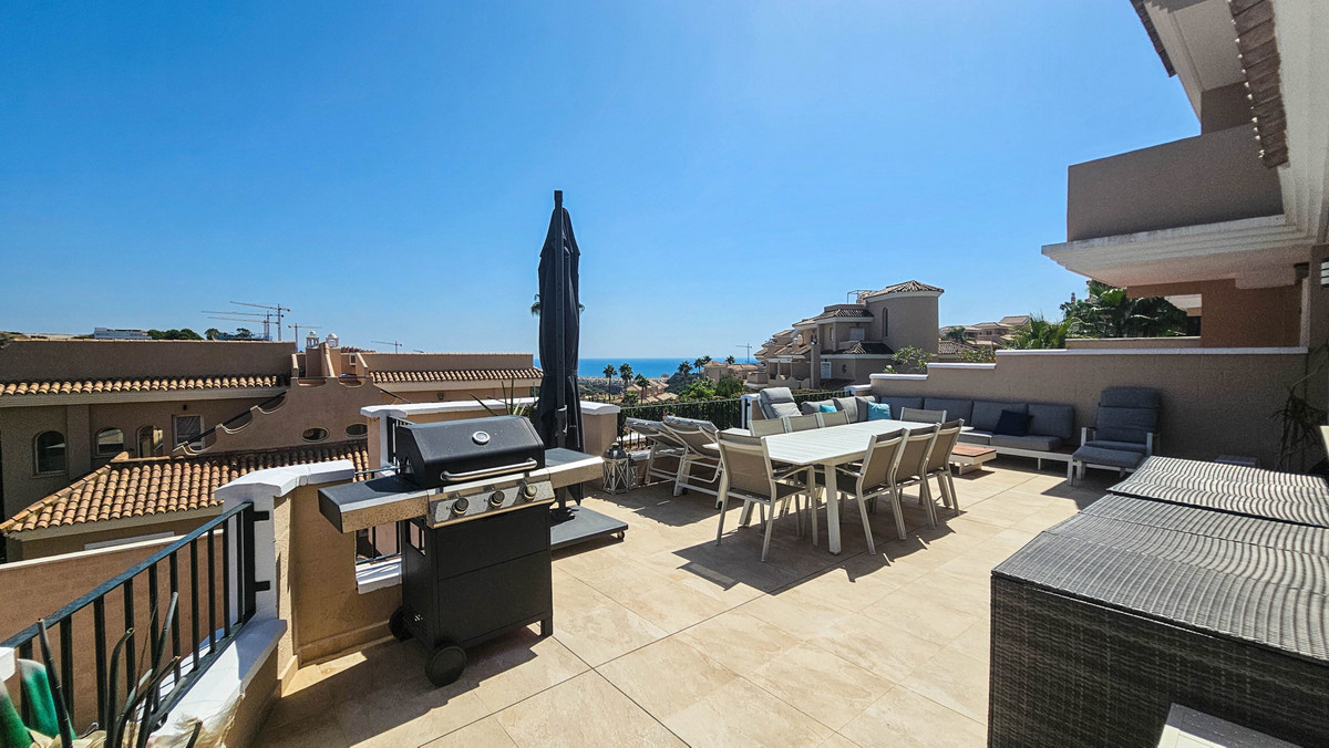 4 Bed Townhouse for sale in La Duquesa Costa Del Sol, Málaga, Spain