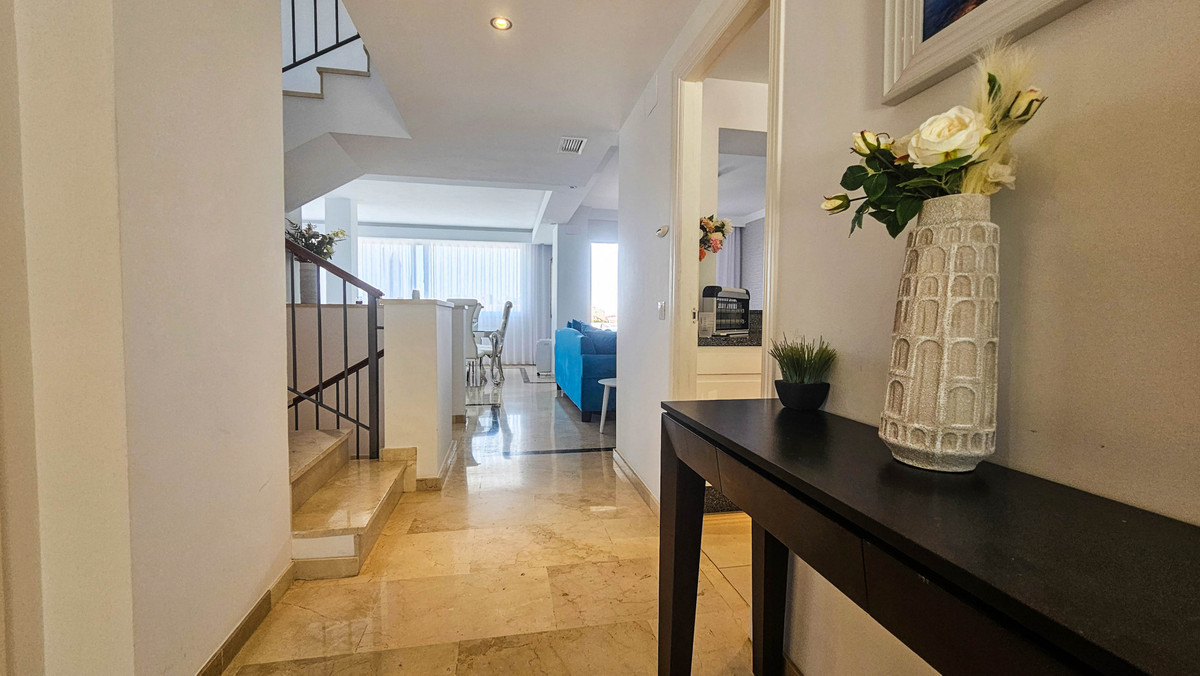 4 Bed Townhouse for sale in La Duquesa Costa Del Sol, Málaga, Spain