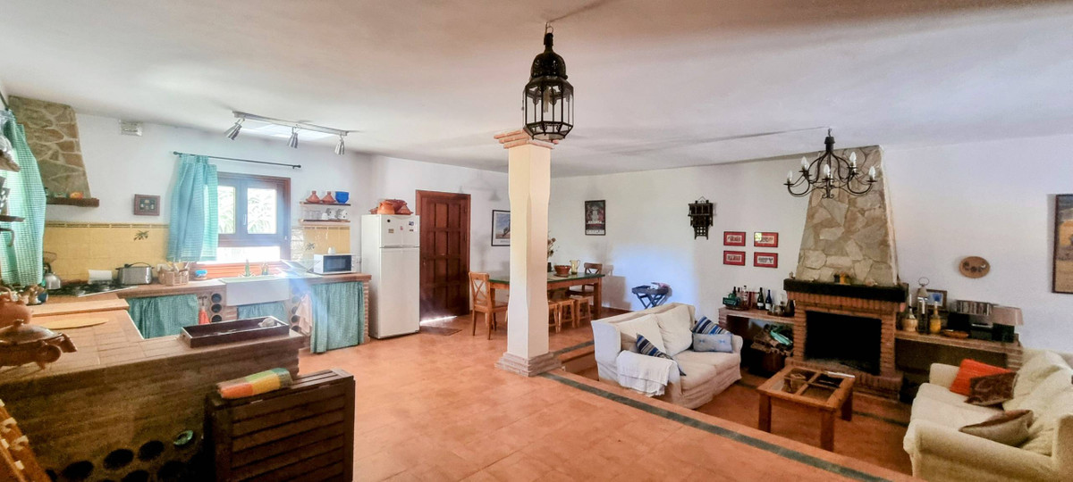 Se vende Villa - Chalet de 4 dormitorios en Costa Del Sol, Málaga, España