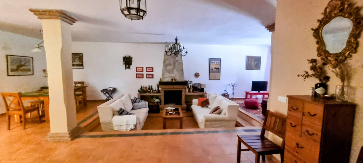 Se vende Villa - Chalet de 4 dormitorios en Costa Del Sol, Málaga, España